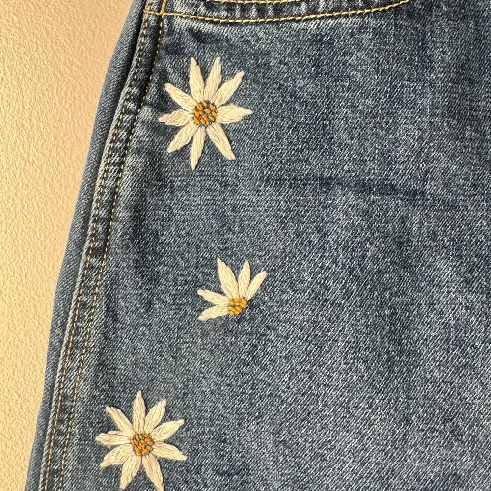 Everlane Way High Daisy Embroidered Denim Skirt Organic Cotton Cottagecore Chic - Picture 3 of 8